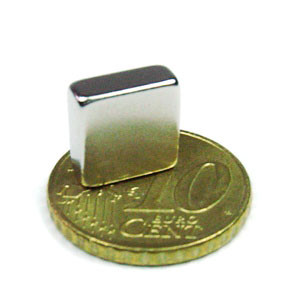 Cuboide magnetico 10,0 x 10,0 x 4,0 mm N48 nichel - aderenza 2,8 kg